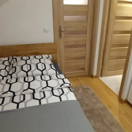 Dom Na Pagorku Pod Lipa *