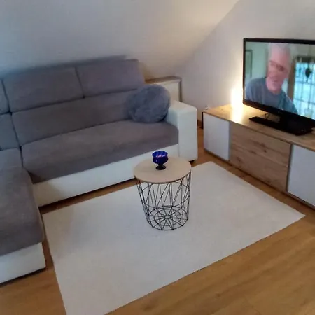 Dom Na Pagorku Pod Lipa *